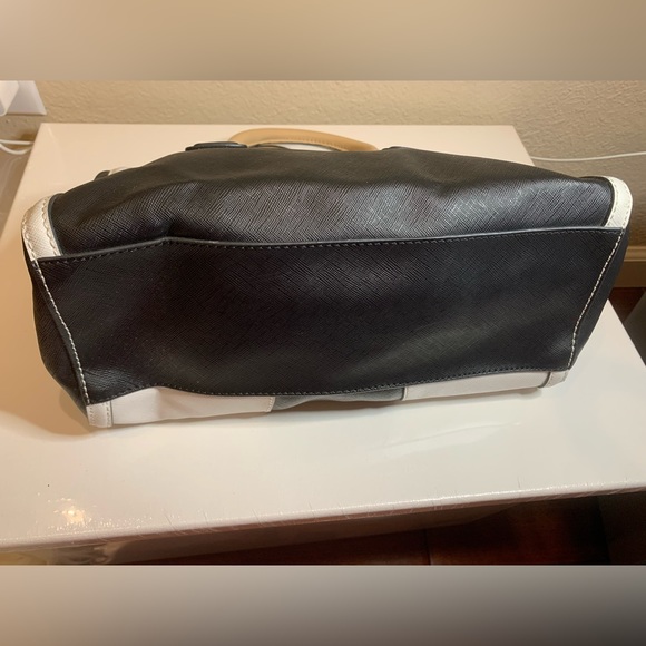 Black and white Guess handbag - Picture 5 of 5